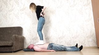 Under Sweet Weight - Anastasia - Sneakers Trampling