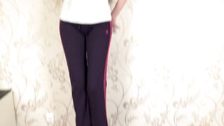 Under Sweet Weight - Carol - Pink Sneakers Trampling