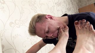 Under Sweet Weight - Claire - Dirty Feet Worship