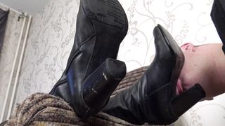 Under Sweet Weight - Daisy - Clean My Boots