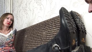 Under Sweet Weight - Donna - Boots Worship