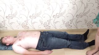 Under Sweet Weight - Eva, Kate - Amazon Pantyhose Trampling