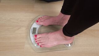 Under Sweet Weight - Ingrid - How Much I Weigh