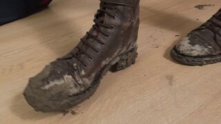 Under Sweet Weight - Linda - Live Doormat