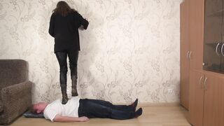 Under Sweet Weight - Linda - Live Doormat