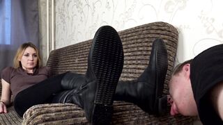 Under Sweet Weight - Maria - Boots Worship