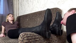 Under Sweet Weight - Maria - Boots Worship