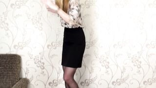 Under Sweet Weight - Maria - Stockings Trampling