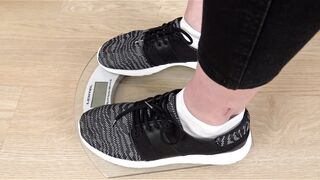 Under Sweet Weight - Melissa, Noelle, Scarlett - Triple Sneakers Trampling