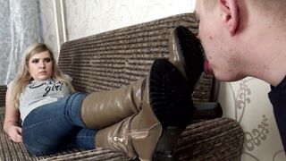 Under Sweet Weight - Mia - Boots Worship