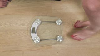 Under Sweet Weight - Nikki - Feel My Weight, Slave