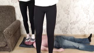 Under Sweet Weight - Nora, Scarlett - Double Sneakers Trampling