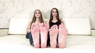 Under Sweet Weight - Olivia, Violetta - Big Bare Soles