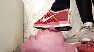 Under Sweet Weight - Olivia, Violetta - Double Sneakers Trampling