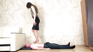 Under Sweet Weight - Olivia - Pantyhose Trampling