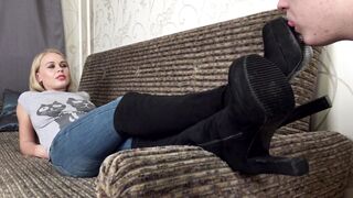 Under Sweet Weight - Sarika - Boots Worship