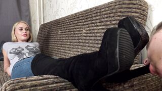 Under Sweet Weight - Sarika - Boots Worship