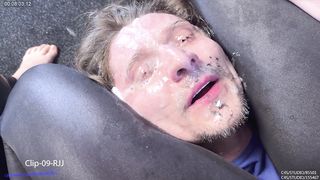 09RJJ The slave is under our complete control! Julia holds his head firmly with her powerful hips