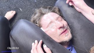 09RJJ The slave is under our complete control! Julia holds his head firmly with her powerful hips