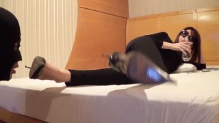 Korean Femdom - Shoe Cleaner