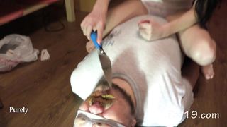 Female fartings smell is my foods smell