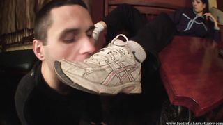 Footfetish Mistress Amanda - Sneakers, Socks And Sweaty Feet