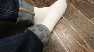 SLAVE LICK FEET MISTRESS IN White Socks and PANTYHOSE NYLON FOOT WORSHIP