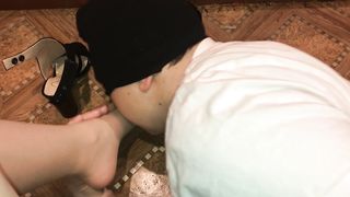 Femdome Slave Lick Shoes and Feet Toes in Pantyhose