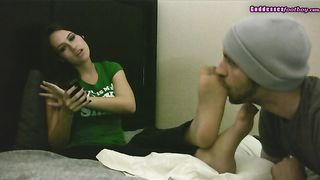 GoddessesFootboy - Kat Come Suck My Toes