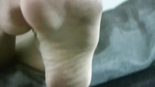 GoddessesFootboy - lexi - staring at soles III
