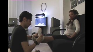 GoddessesFootboy - monica - disgusted II