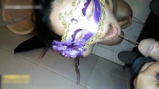 冷S調教受虐小萝莉打耳光打PP喝尿电击