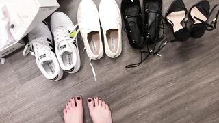 SleepyBijou Shoe Modeling for the Viewer's