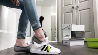 SleepyBijou Shoe Modeling for the Viewer's