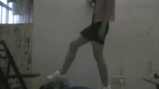 大学生美女帆布鞋踩踏ss