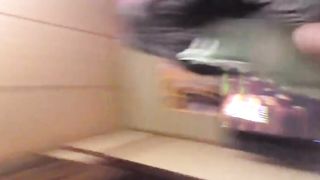 哥哥舔小女孩脚丫