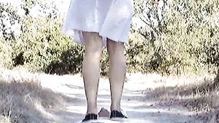 HeadUnderHeels - MOV06032