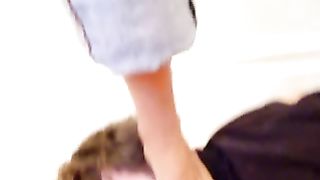 HeadUnderHeels - MOV08659