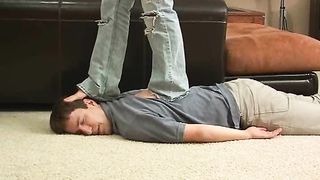 HeadUnderHeels - UntitledClip0107