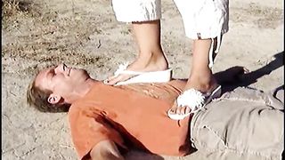 HeadUnderHeels - mov05140