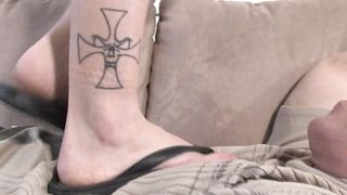 HeadUnderHeels - v052608_12_1