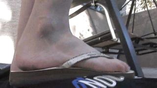 HeadUnderHeels - v080816_10