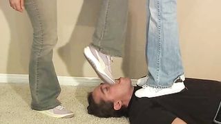 HeadUnderHeels - vid00198211_1