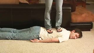 HeadUnderHeels - video00813