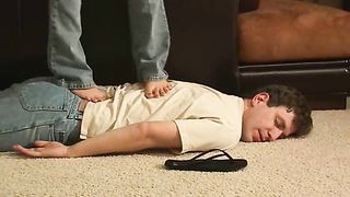 HeadUnderHeels - video00813