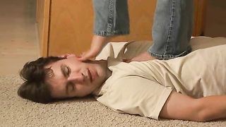 HeadUnderHeels - video00814