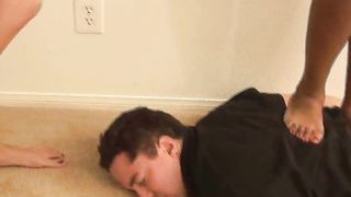 HeadUnderHeels - video77110