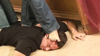 HeadUnderHeels - video77170