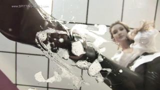 Spitting-Girls - Daidra - I'll spit on you!