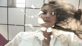 Spitting-Girls - Daidra - I'll spit on you!